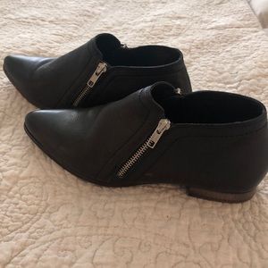 Free People black leather moto shoes/booties. Sz39